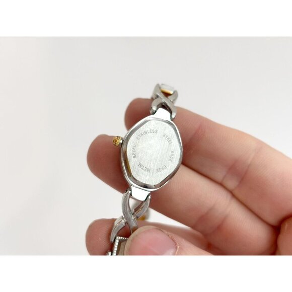 Dual Gold & Silver Toned XOXO Quartz Analog Vintage Wristwatch - 12mm - WORKS! - Picture 4 of 10